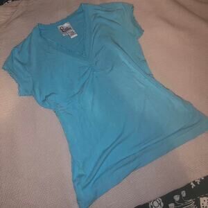 Lilly pulitzer blue v neck t shirt